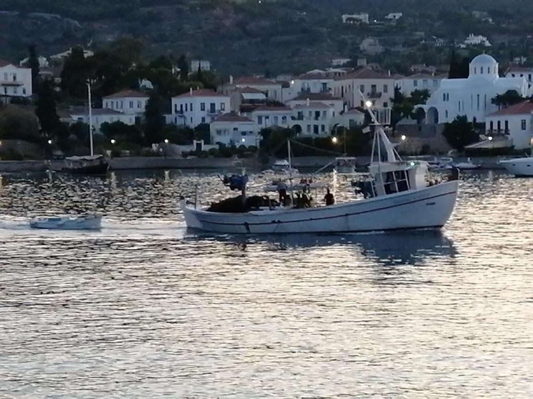 Sunblaze Studios1 Spetses Bagian luar foto